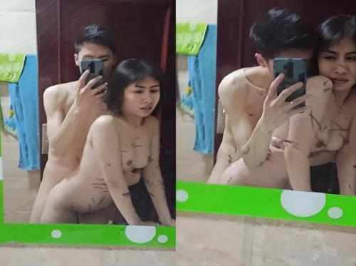 Saya memohon izin untuk memfilmkannya di depan cermin