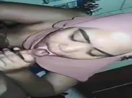Bokep Jilbab Pink Lagi Kulum