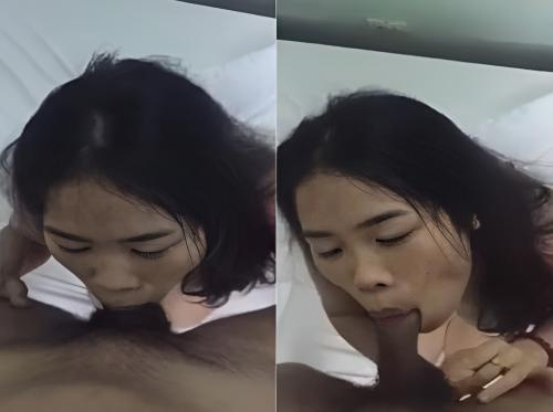 Siswa menyukai doggy setelah pemanasan dan mengisap ayam