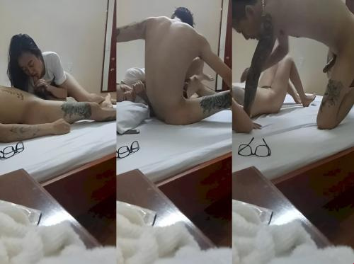 Berhasil membujuknya untuk pergi ke motel