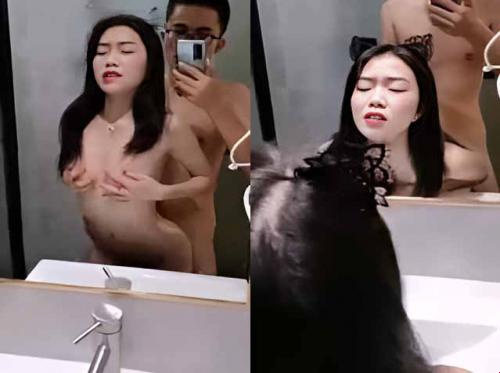 Gadis doggy memiliki tubuhnya sendiri